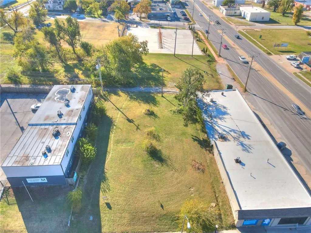 Photo 5 — 926 NW 10th Street, Oklahoma City, OK 73106