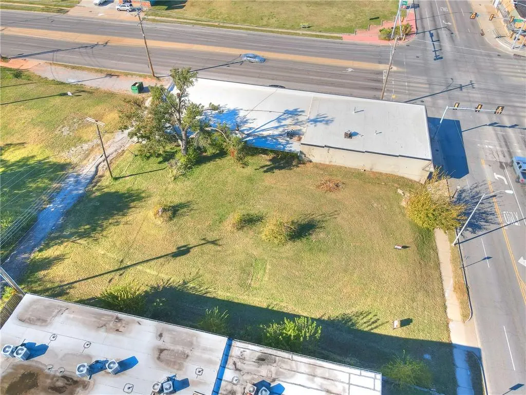 Photo 6 — 926 NW 10th Street, Oklahoma City, OK 73106