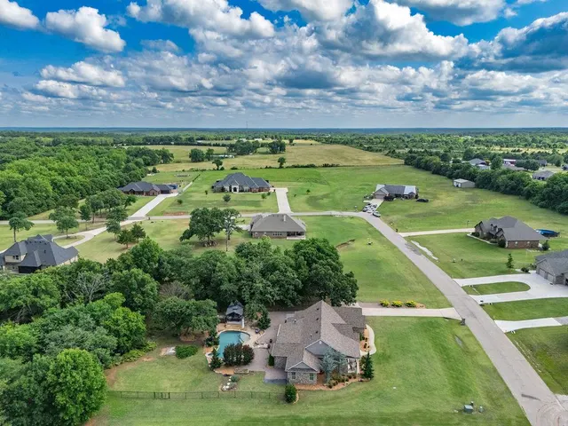 Photo 4 — 19295 Abigail Drive, Shawnee, OK 74801