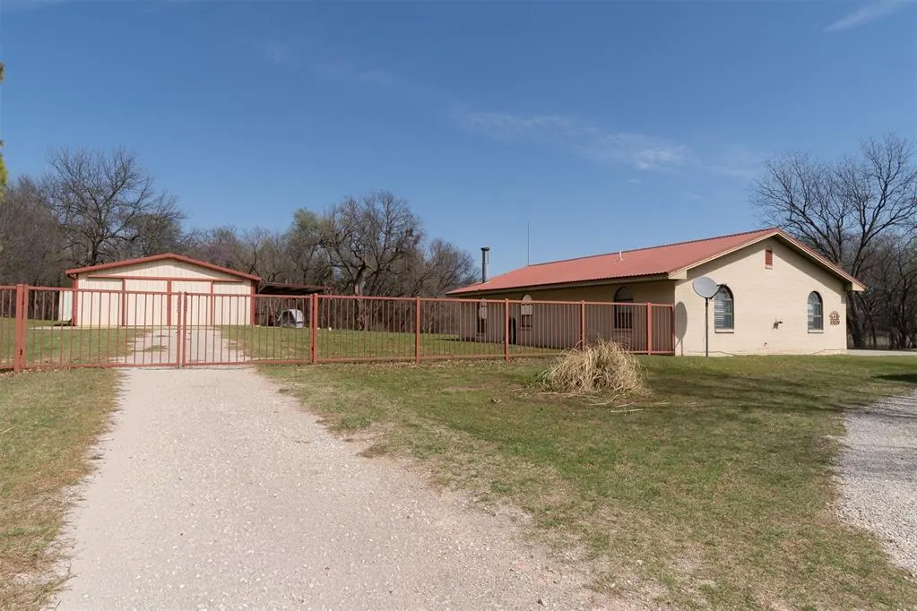 Photo 2 — 30839 E County Road 1570 Road, Pauls Valley, OK 73075
