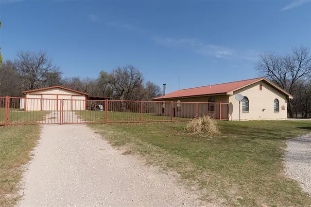 Photo 2 — 30839 E County Road 1570 Road, Pauls Valley, OK 73075