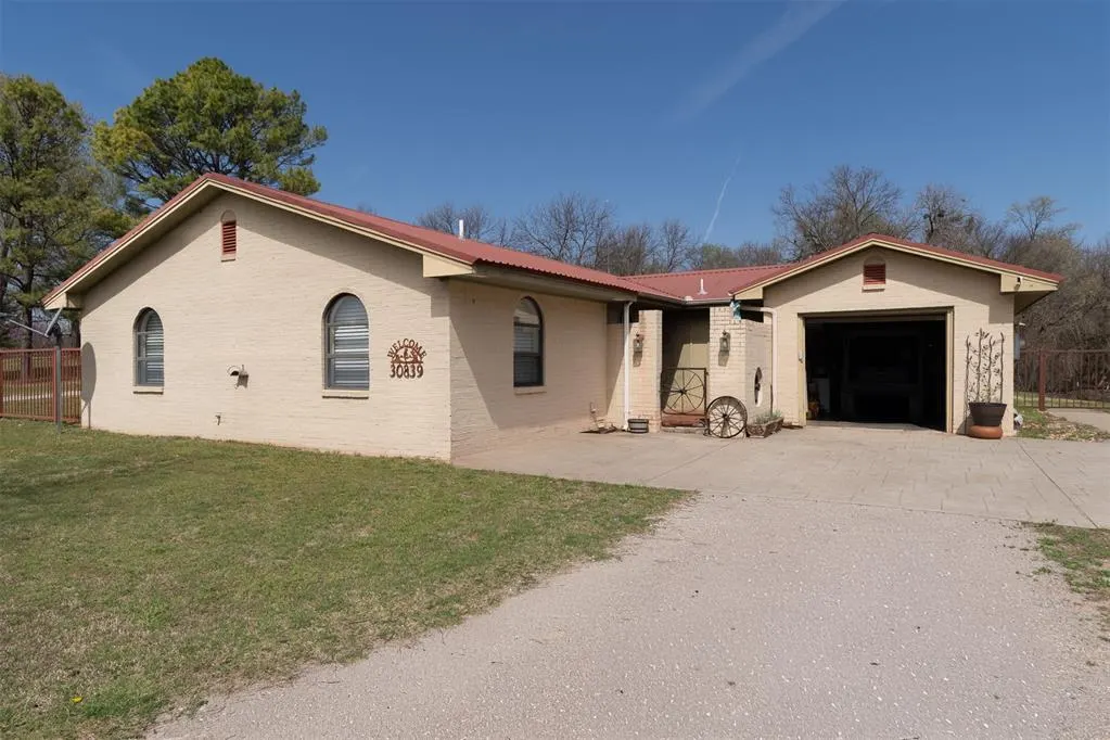 Photo 3 — 30839 E County Road 1570 Road, Pauls Valley, OK 73075