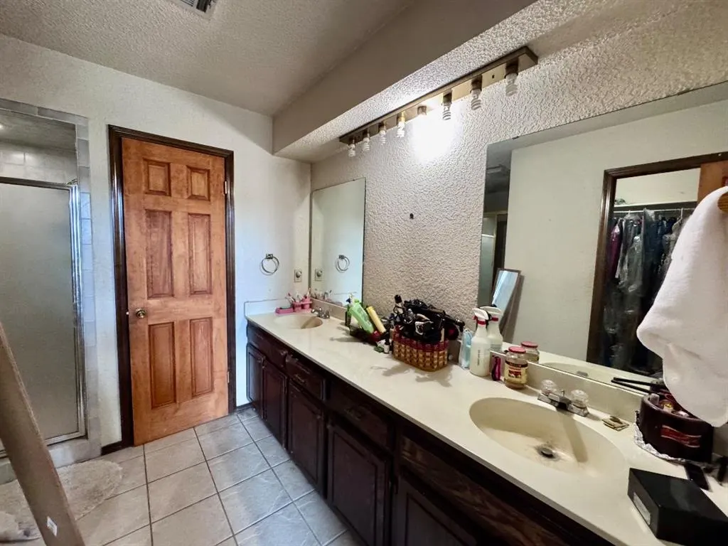 Photo 19 — 2825 Tealwood Drive, Oklahoma City, OK 73120