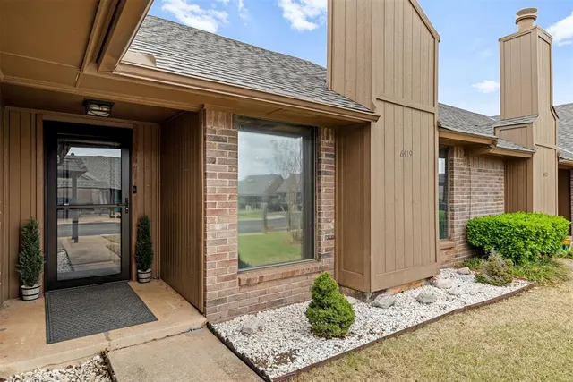 Photo 2 — 6419 Lyrewood Terrace, Oklahoma City, OK 73132