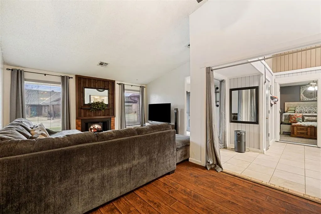 Photo 8 — 6419 Lyrewood Terrace, Oklahoma City, OK 73132