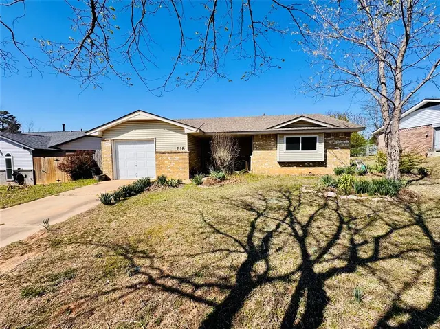 Front exterior — 816 E Midland Street, Shawnee, OK 74804