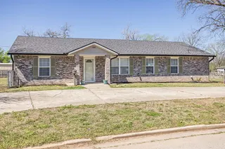 Sold home at 2008 N Ione Avenue