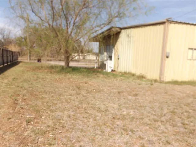 Photo 3 — 421 N Broadway Avenue, Tipton, OK 73570