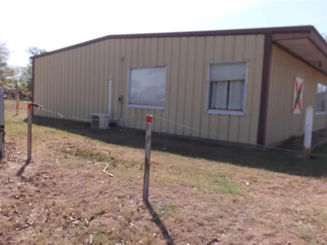 Photo 5 — 421 N Broadway Avenue, Tipton, OK 73570