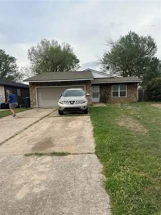 Sold home at 831 NW 114th Street