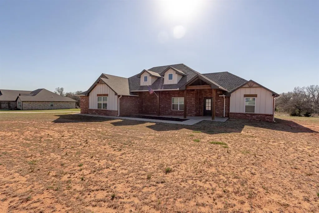 Photo 3 — 1208 Layla Lane, Blanchard, OK 73010