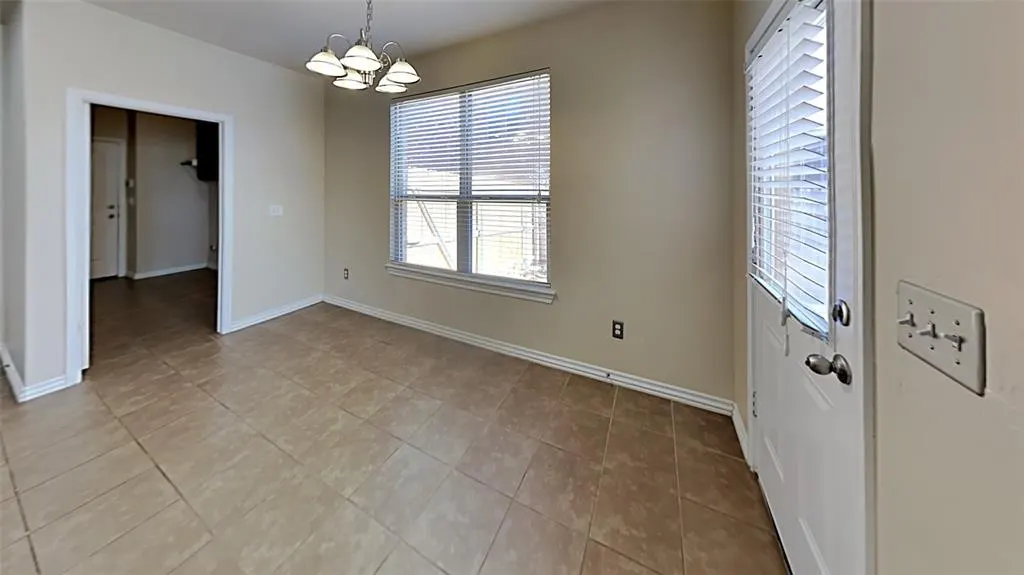 Photo 6 — 11004 SW 38th Circle, Mustang, OK 73064