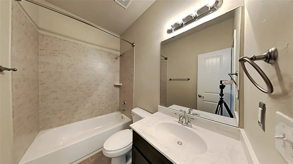 Photo 13 — 11004 SW 38th Circle, Mustang, OK 73064