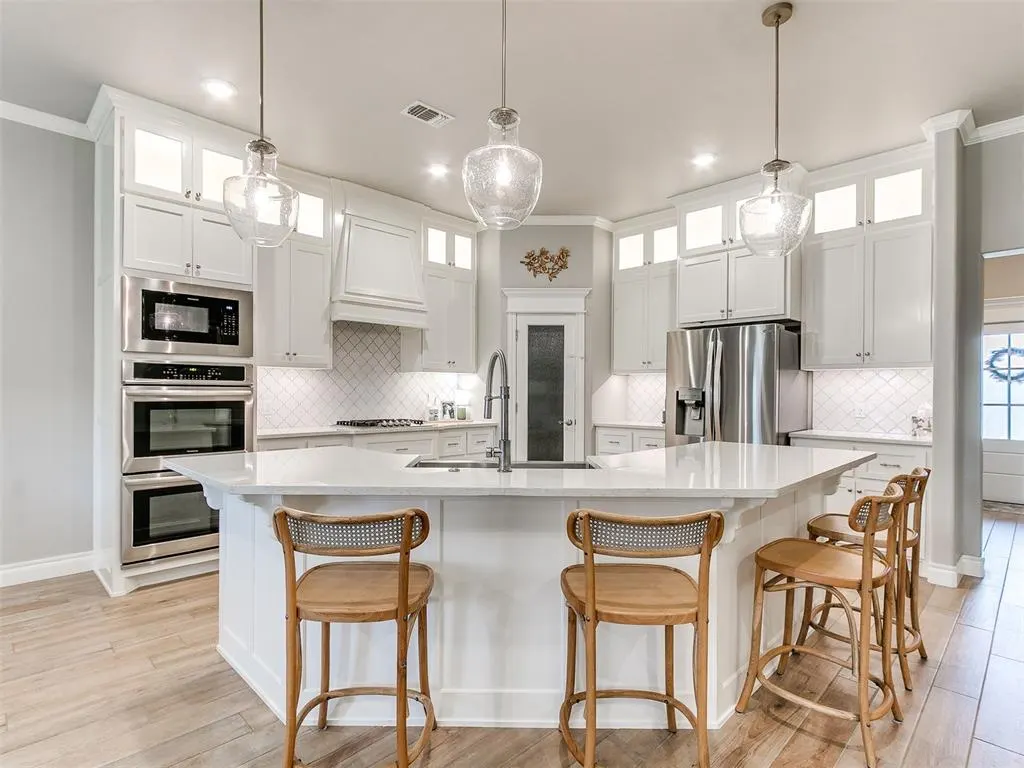 Photo 6 — 8700 Snow Court, Edmond, OK 73007