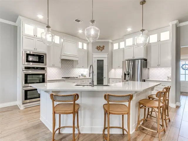 Photo 6 — 8700 Snow Court, Edmond, OK 73007
