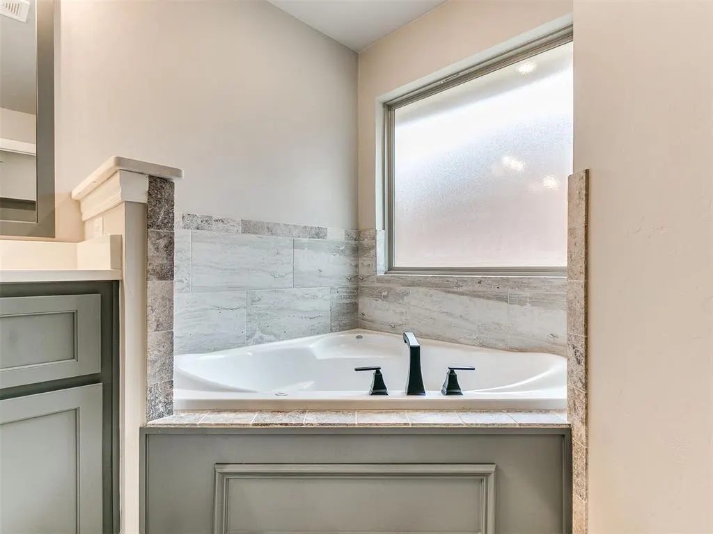 Photo 20 — 8700 Snow Court, Edmond, OK 73007