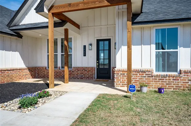 Photo 4 — 5488 NE Minnow Lane, Elgin, OK 73538