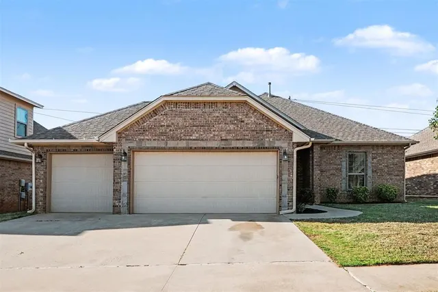 Photo 2 — 12704 NW 5th Street, Yukon, OK 73099