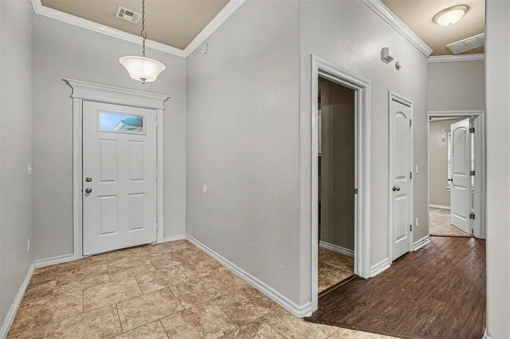 Photo 4 — 12704 NW 5th Street, Yukon, OK 73099