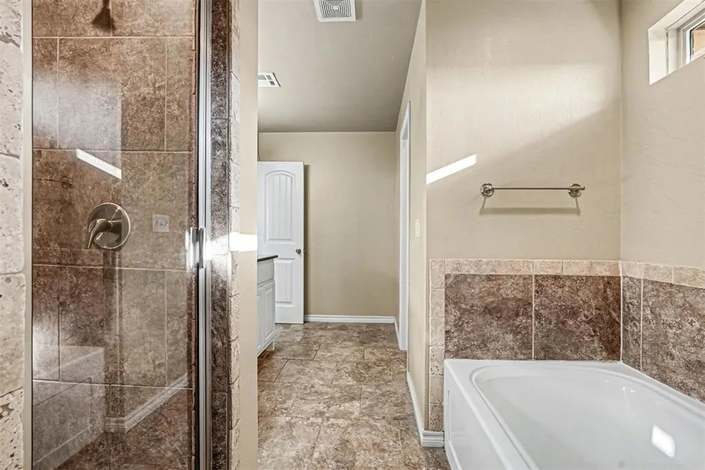 Photo 17 — 12704 NW 5th Street, Yukon, OK 73099