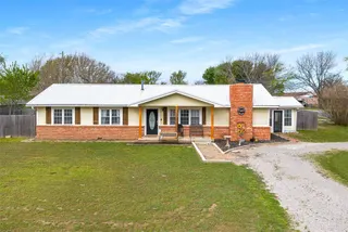 Sold home at 821 N Elm