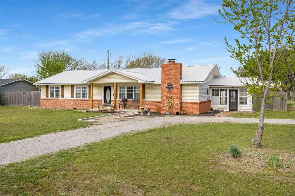 Photo 29 — 821 N Elm, Stratford, OK 74872