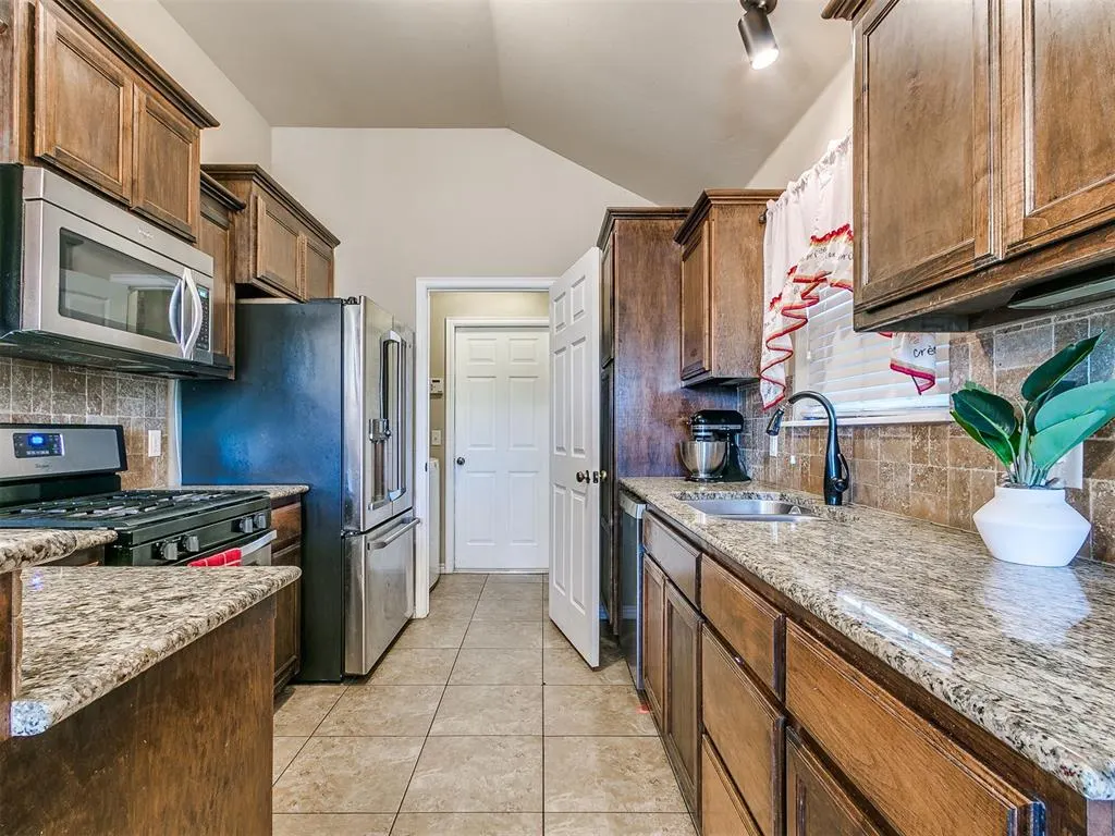 Photo 12 — 12313 Edison Drive, Oklahoma City, OK 73120