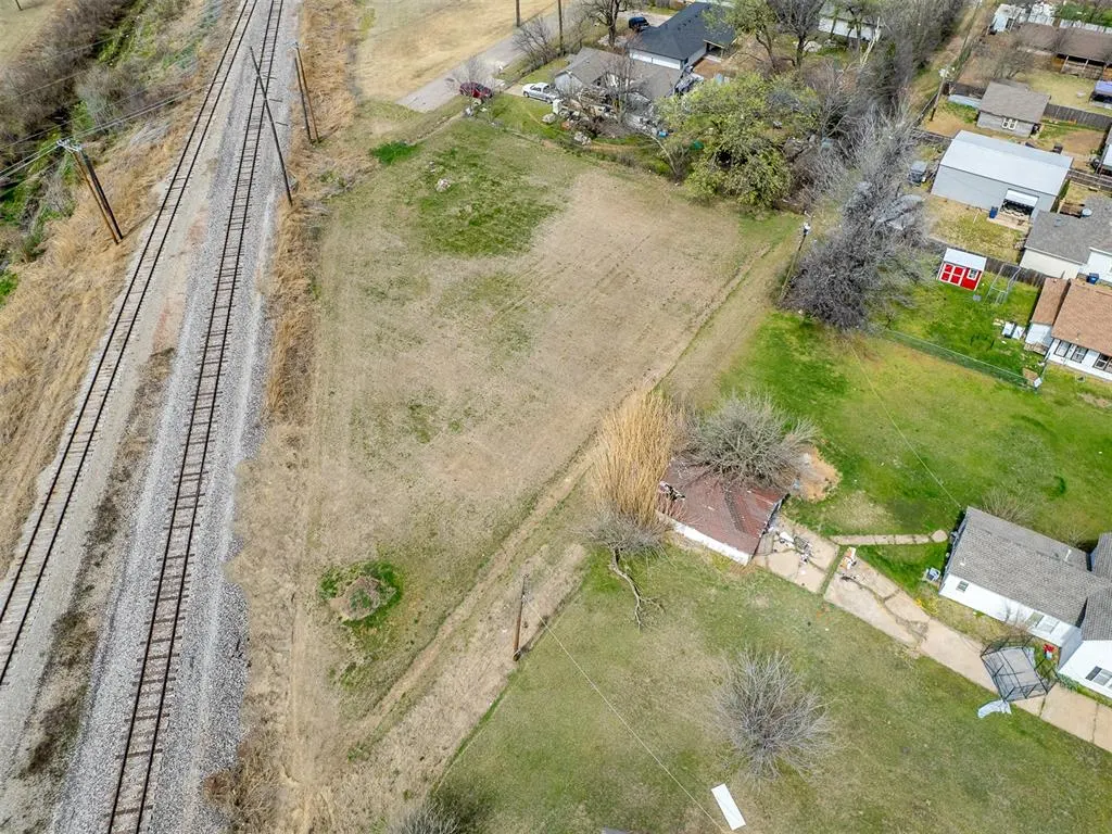 Photo 2 — 114 N Foster Avenue, El Reno, OK 73036