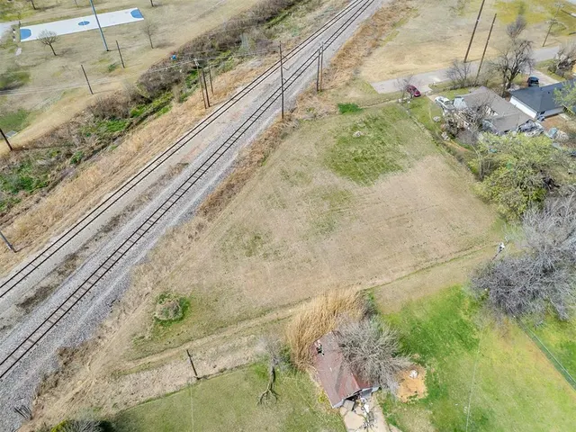 Photo 3 — 114 N Foster Avenue, El Reno, OK 73036