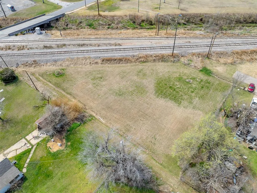 Photo 5 — 114 N Foster Avenue, El Reno, OK 73036
