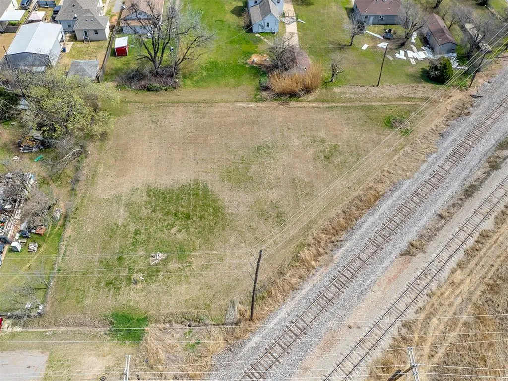 Photo 9 — 114 N Foster Avenue, El Reno, OK 73036