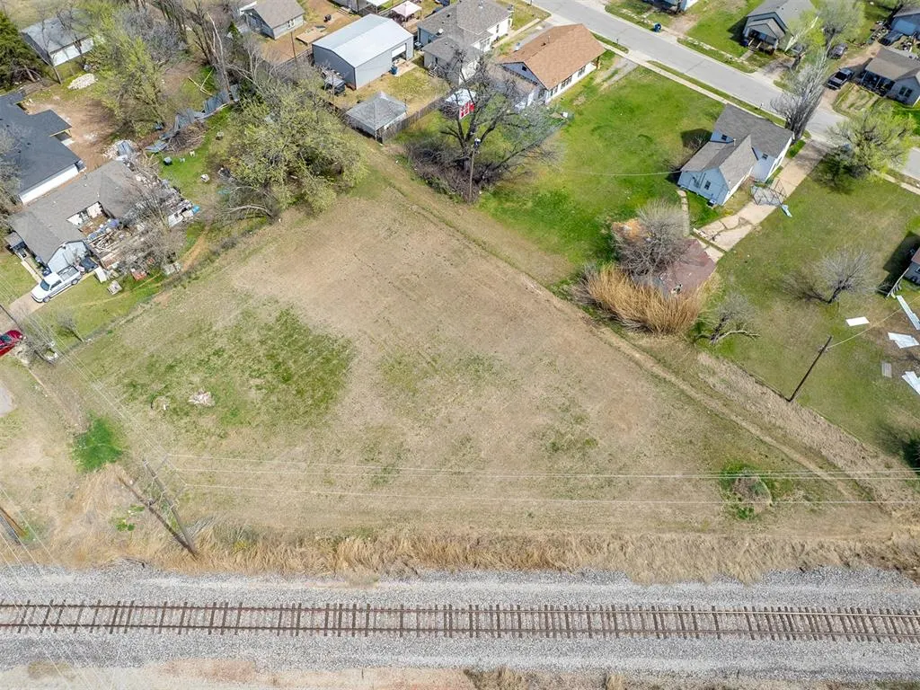Photo 10 — 114 N Foster Avenue, El Reno, OK 73036