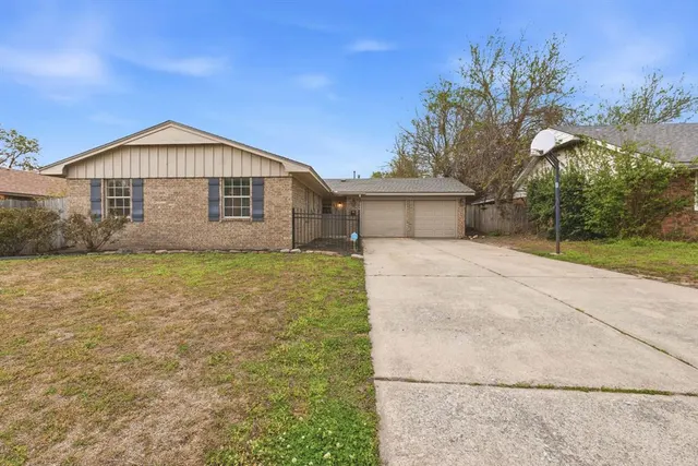 Photo 2 — 8124 NW 32nd Street, Bethany, OK 73008