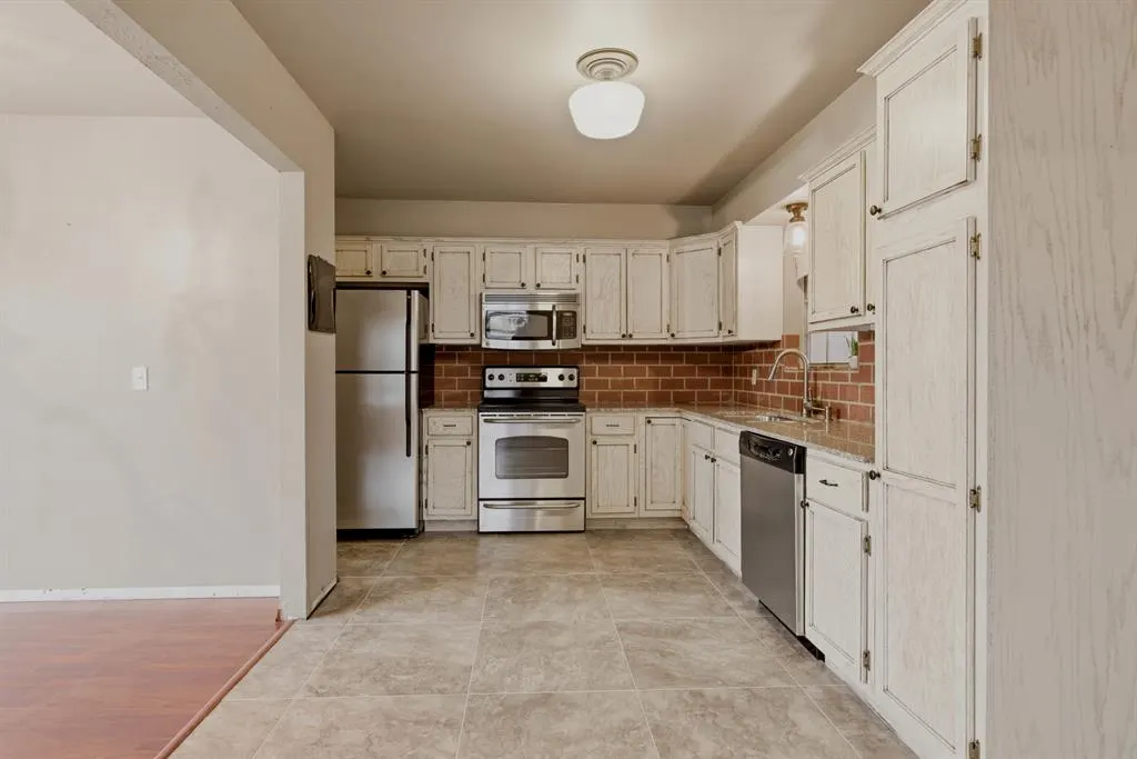 Photo 6 — 8124 NW 32nd Street, Bethany, OK 73008