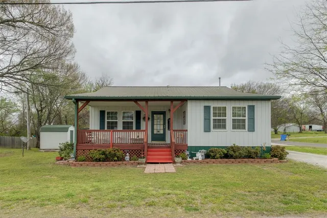 Front exterior — 501 NW 7th Street, Checotah, OK 74426