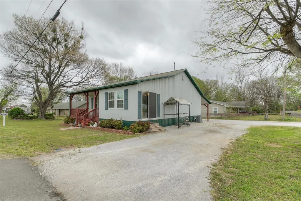 Photo 33 — 501 NW 7th Street, Checotah, OK 74426