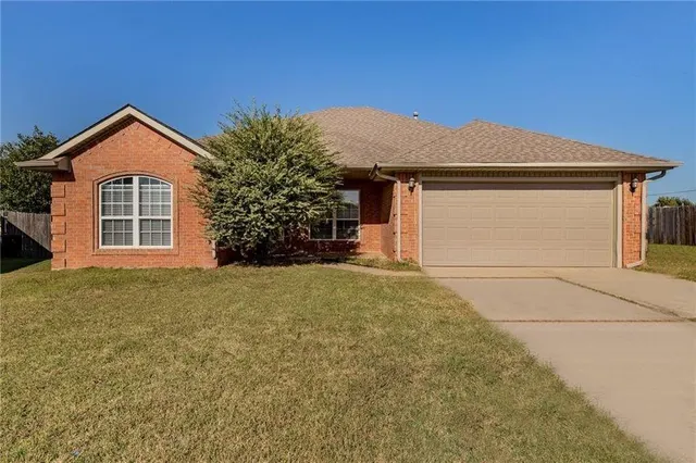 Front exterior — 1004 Mollie Rausch Lane, Edmond, OK 73003