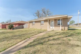 Sold home at 712 Santa Fe Drive