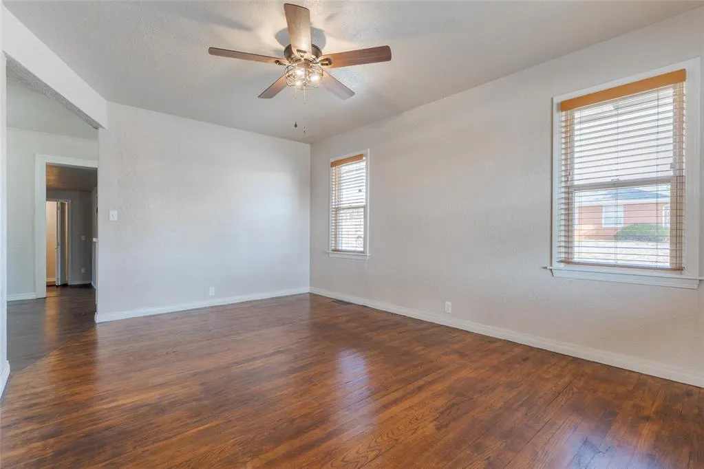 Photo 4 — 712 Santa Fe Drive, Clinton, OK 73601