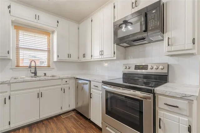 Photo 6 — 712 Santa Fe Drive, Clinton, OK 73601