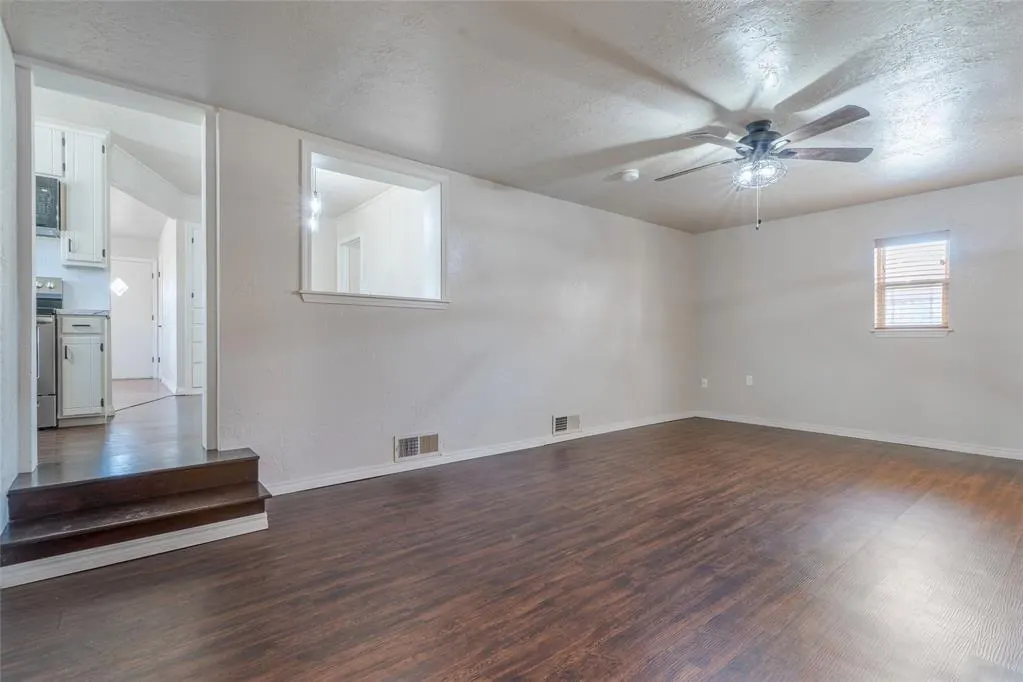 Photo 12 — 712 Santa Fe Drive, Clinton, OK 73601