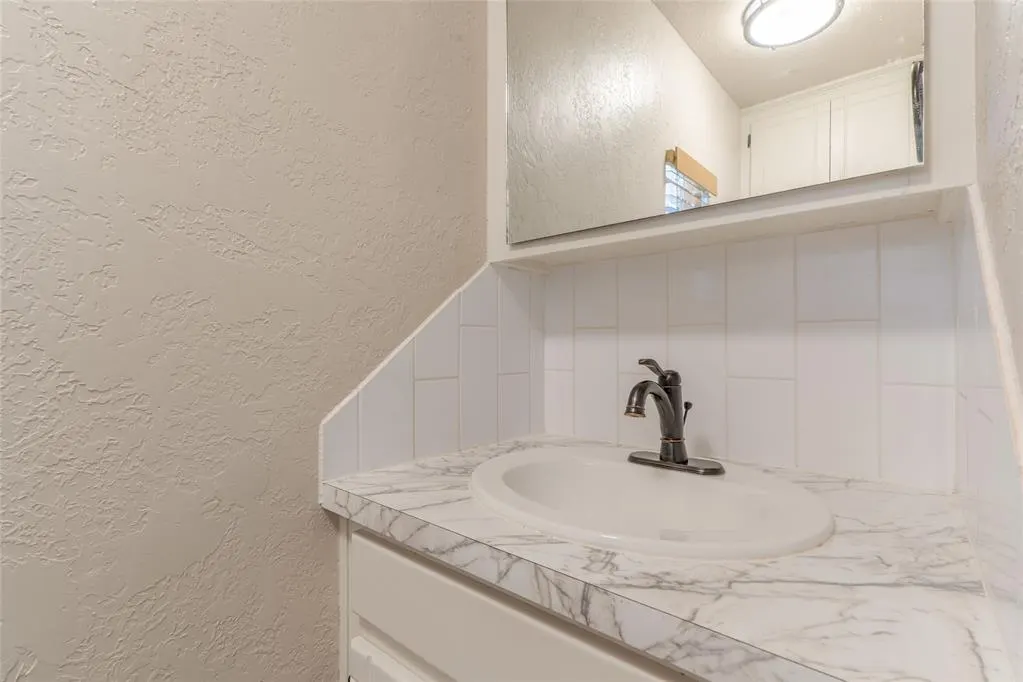 Photo 19 — 712 Santa Fe Drive, Clinton, OK 73601