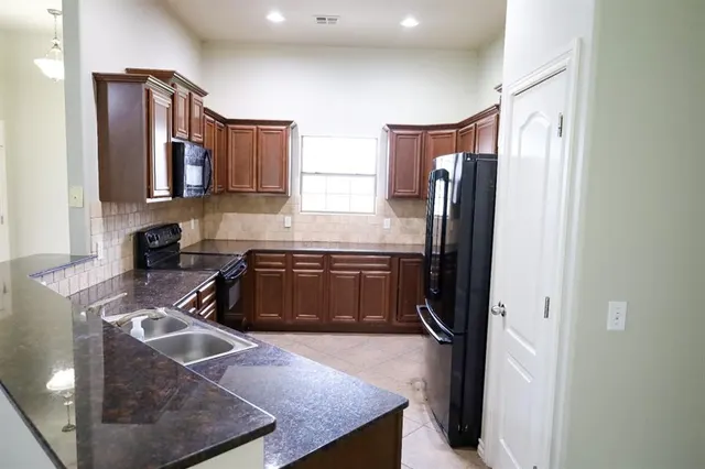 Photo 5 — 2704 NE 129th Street, Edmond, OK 73013