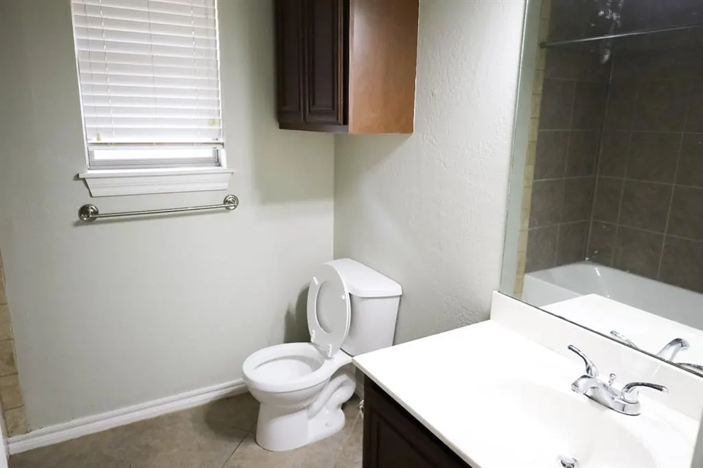 Photo 15 — 2704 NE 129th Street, Edmond, OK 73013