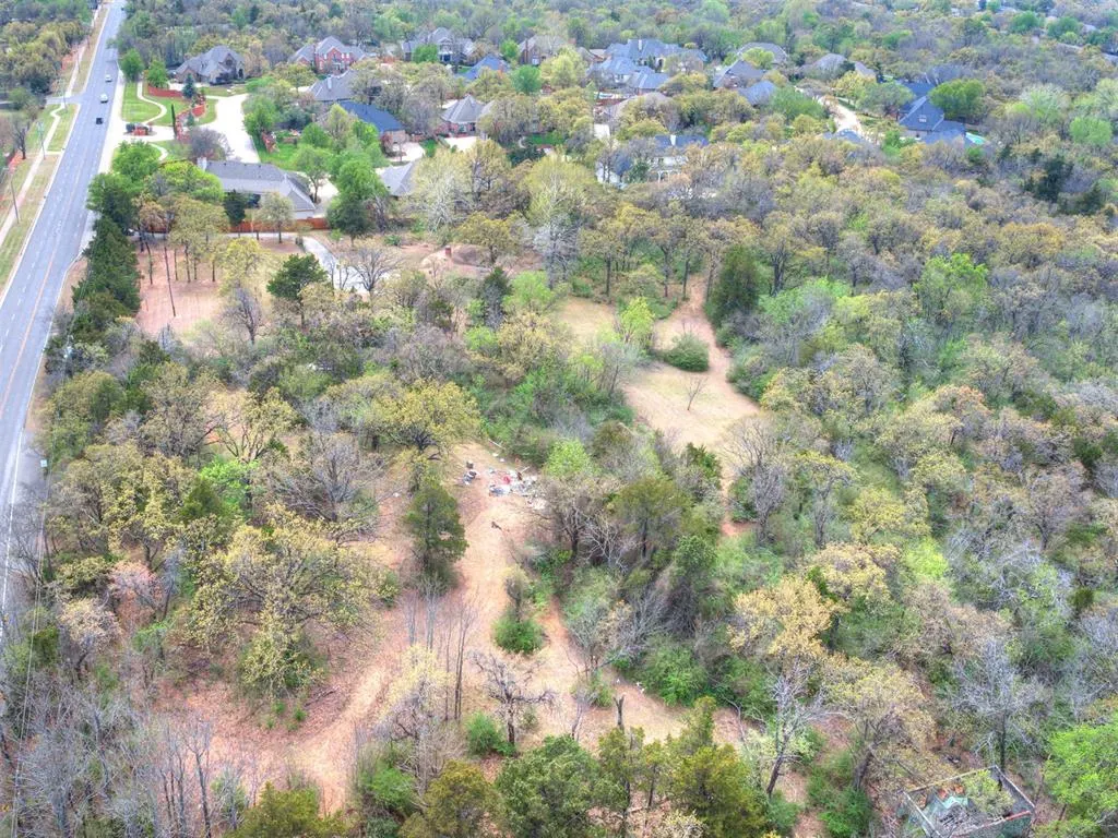 Photo 4 — 3413 S Coltrane Road, Edmond, OK 73013