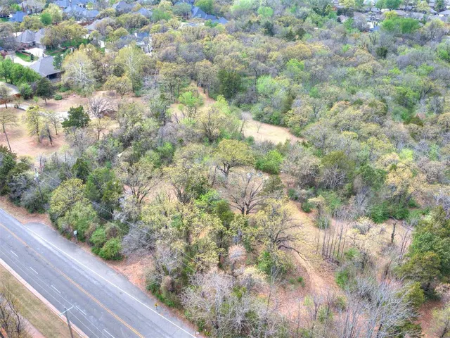 Photo 5 — 3413 S Coltrane Road, Edmond, OK 73013