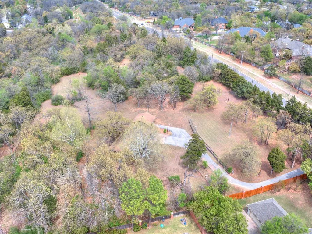 Photo 7 — 3413 S Coltrane Road, Edmond, OK 73013