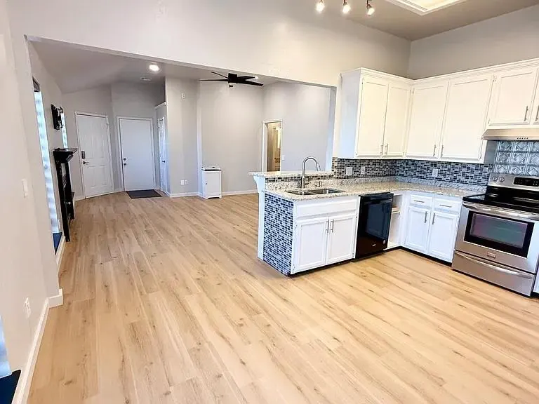 Photo 8 — 6003 Fox Run Way, Oklahoma City, OK 73142