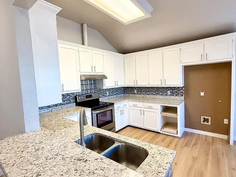 Photo 10 — 6003 Fox Run Way, Oklahoma City, OK 73142