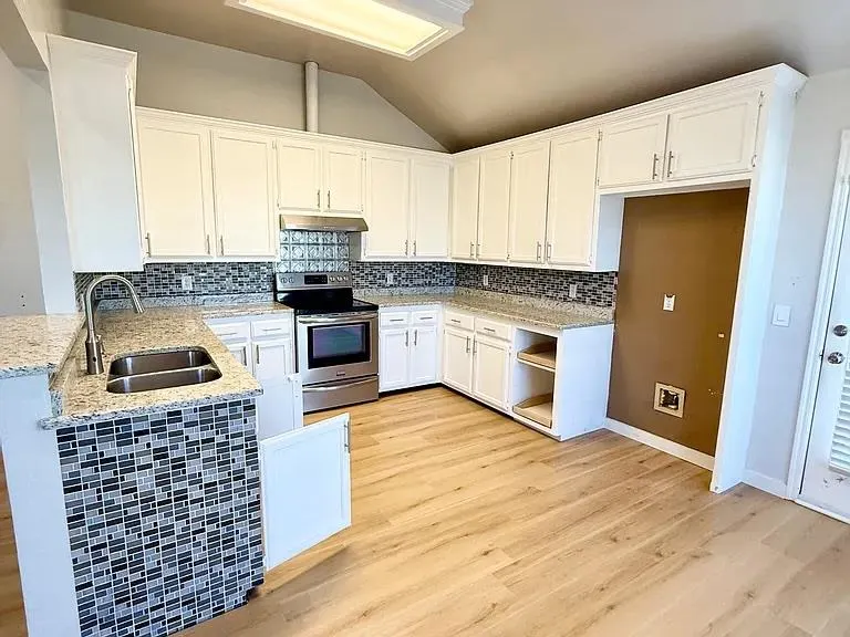 Photo 12 — 6003 Fox Run Way, Oklahoma City, OK 73142